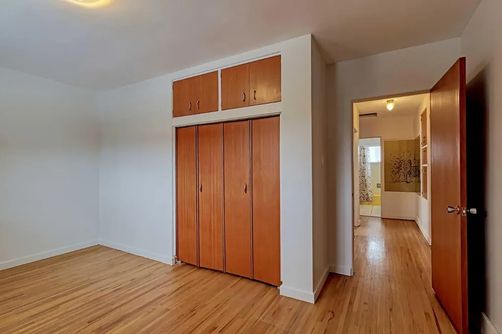 75 Wildwood Drive SW Calgary AB T3C 3C6