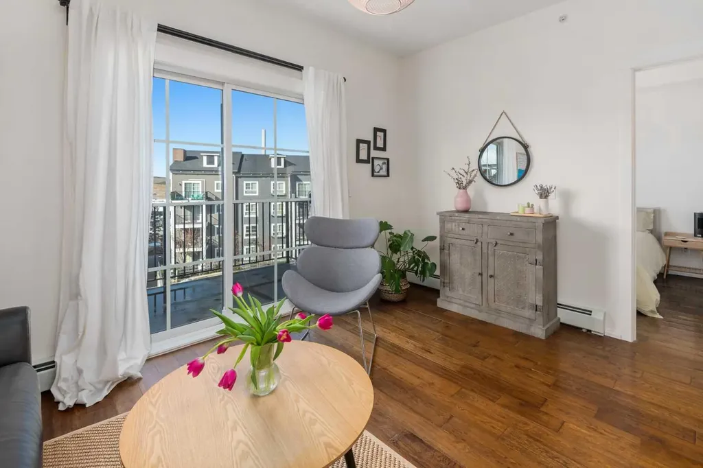 279 Copperpond Common SE Calgary AB T2Z 1C6
