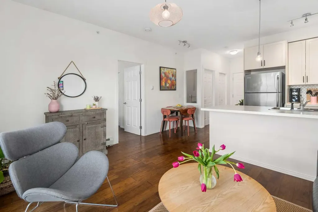 279 Copperpond Common SE Calgary AB T2Z 1C6