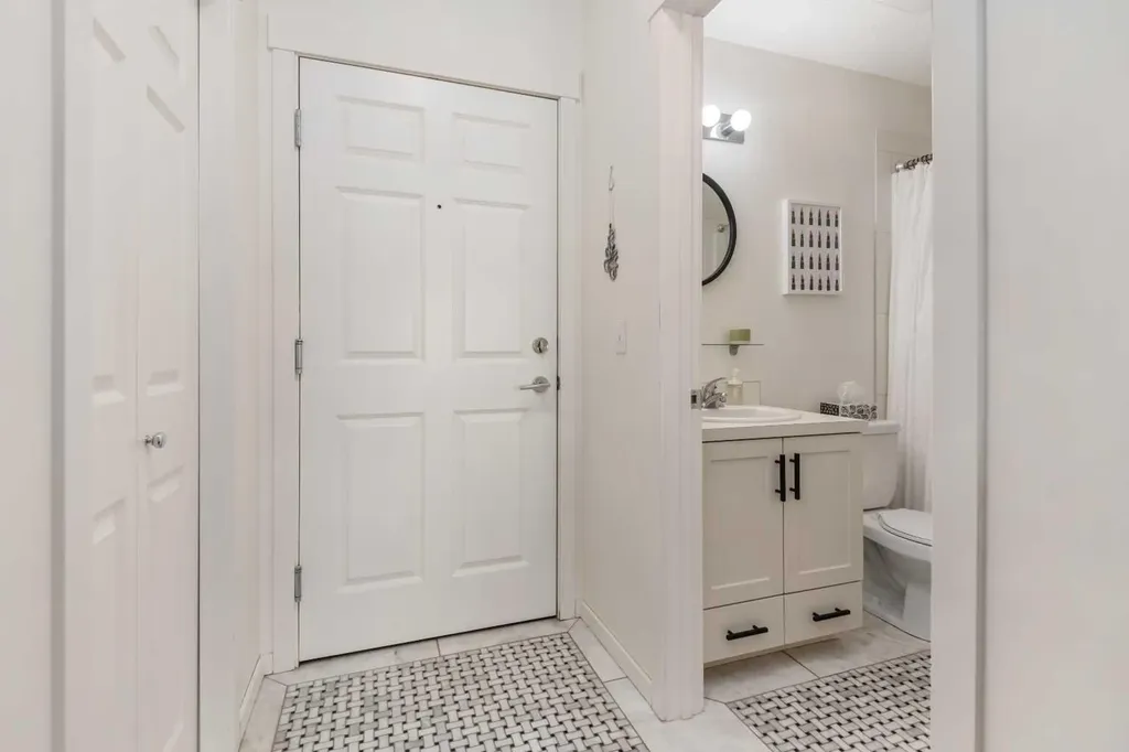 279 Copperpond Common SE Calgary AB T2Z 1C6