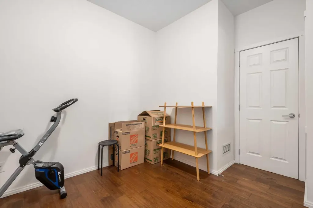 279 Copperpond Common SE Calgary AB T2Z 1C6