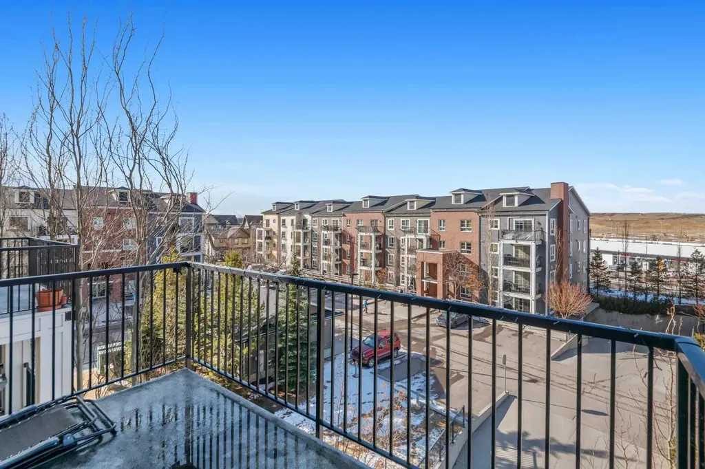 279 Copperpond Common SE Calgary AB T2Z 1C6
