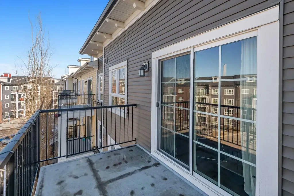 279 Copperpond Common SE Calgary AB T2Z 1C6