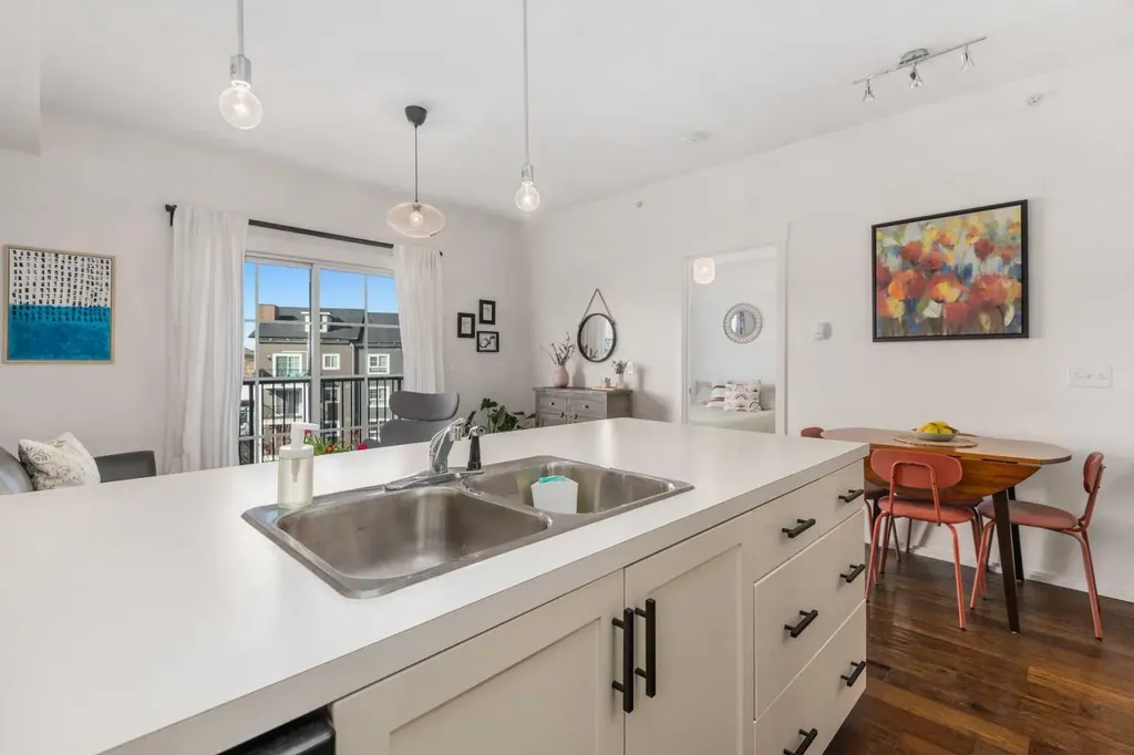 279 Copperpond Common SE Calgary AB T2Z 1C6