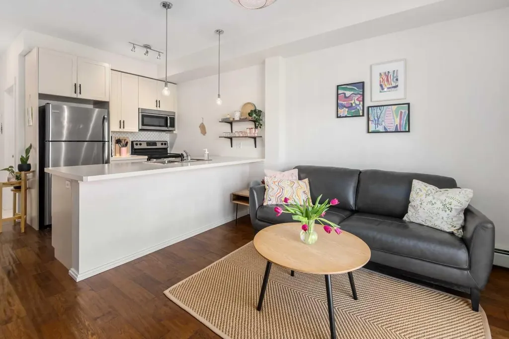 279 Copperpond Common SE Calgary AB T2Z 1C6