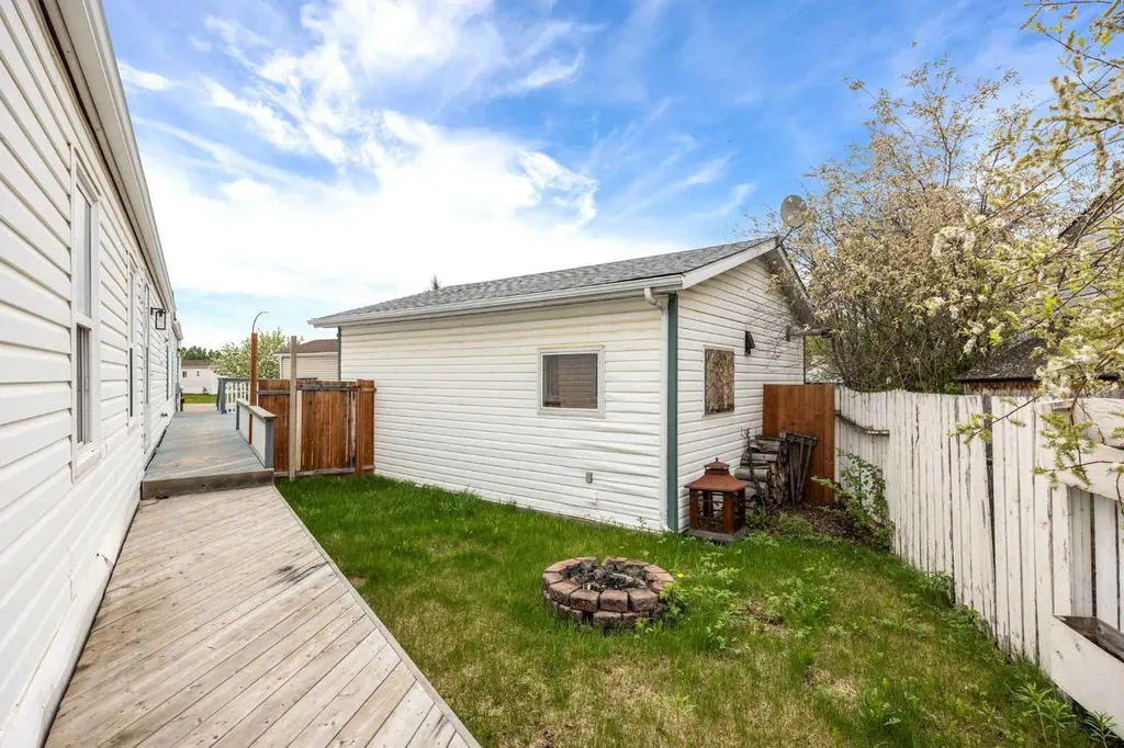 147 Cree Lane Fort Mcmurray AB T9K 1Y5