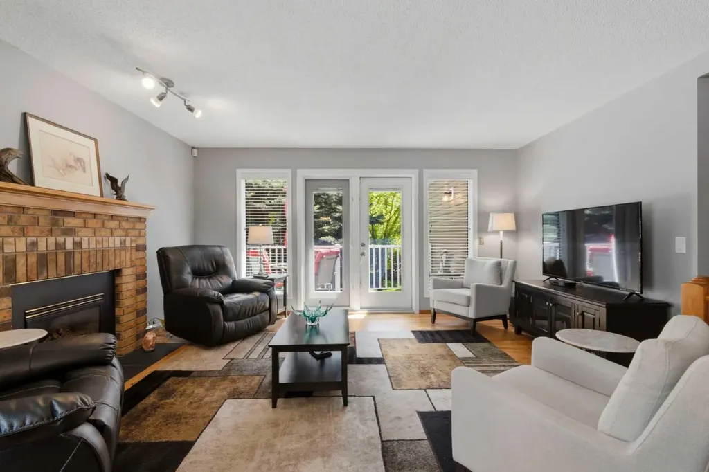 42 Douglasbank Gardens SE Calgary AB T2Z 2C9