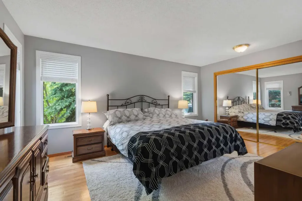 42 Douglasbank Gardens SE Calgary AB T2Z 2C9