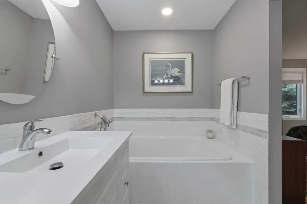 42 Douglasbank Gardens SE Calgary AB T2Z 2C9