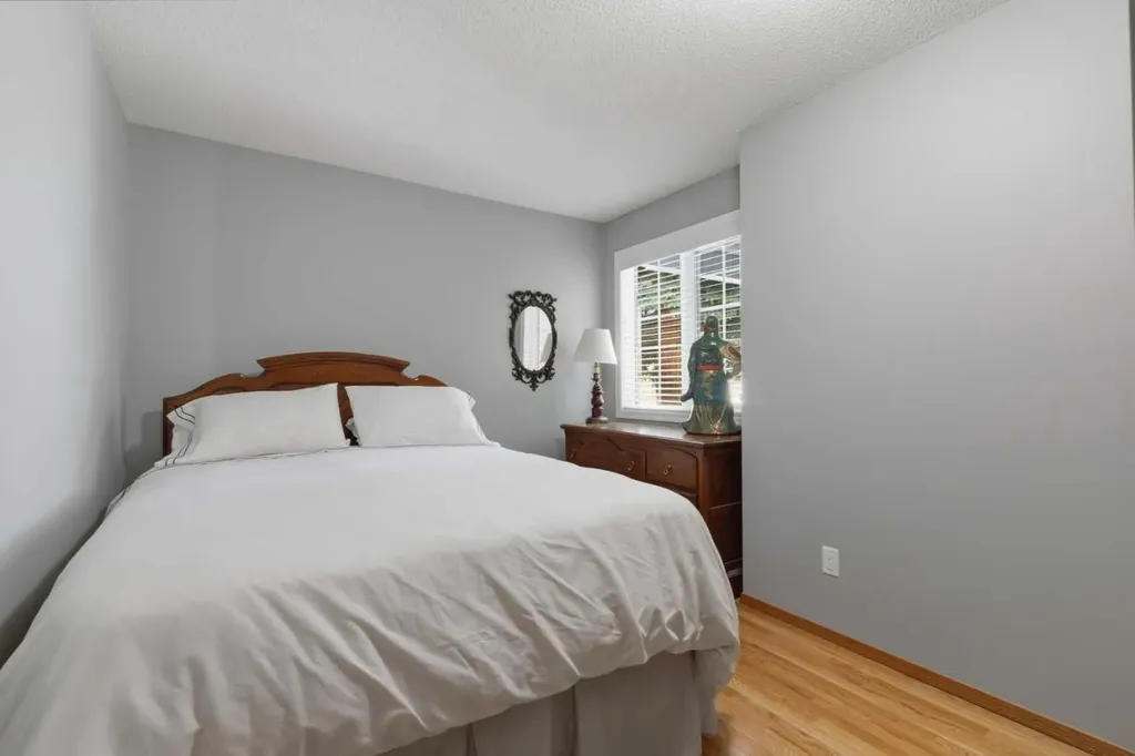42 Douglasbank Gardens SE Calgary AB T2Z 2C9