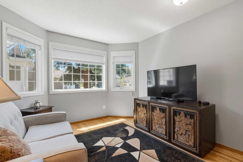 42 Douglasbank Gardens SE Calgary AB T2Z 2C9