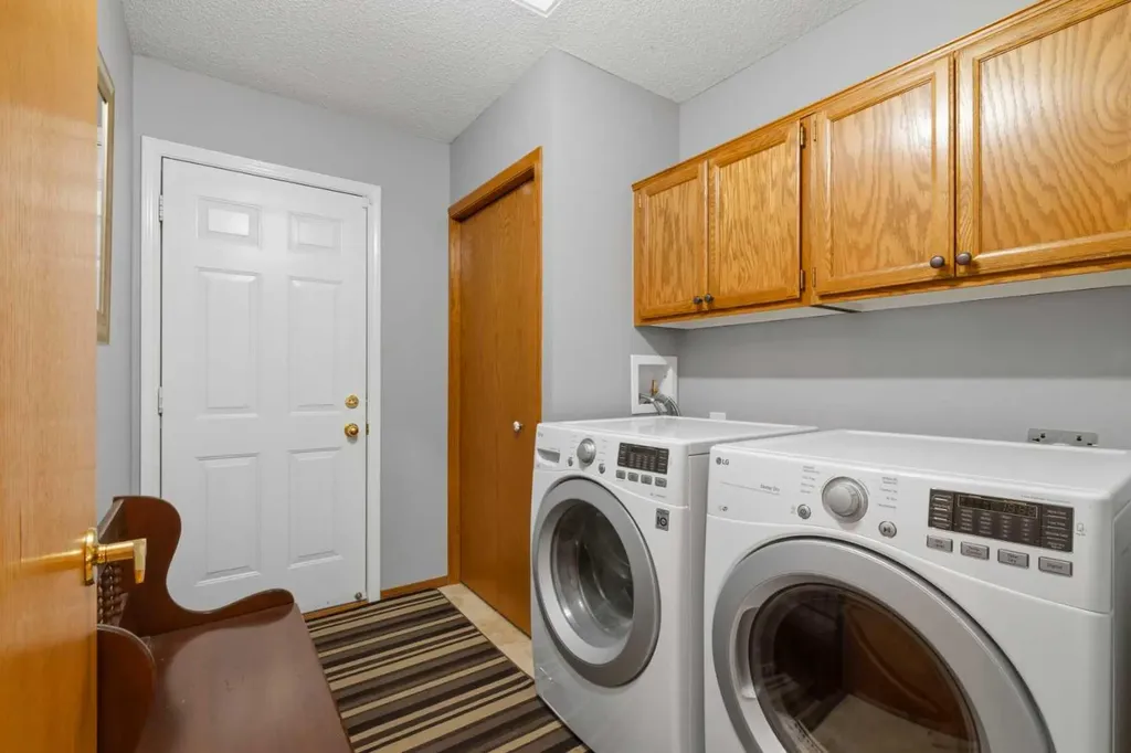 42 Douglasbank Gardens SE Calgary AB T2Z 2C9