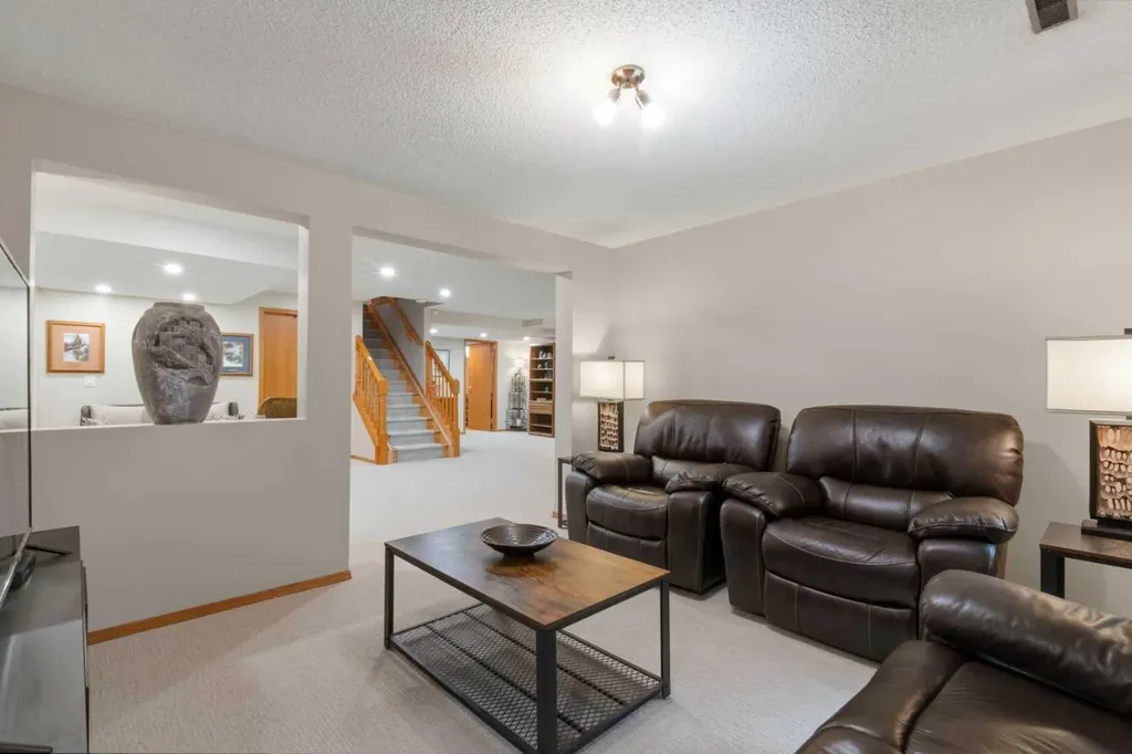 42 Douglasbank Gardens SE Calgary AB T2Z 2C9