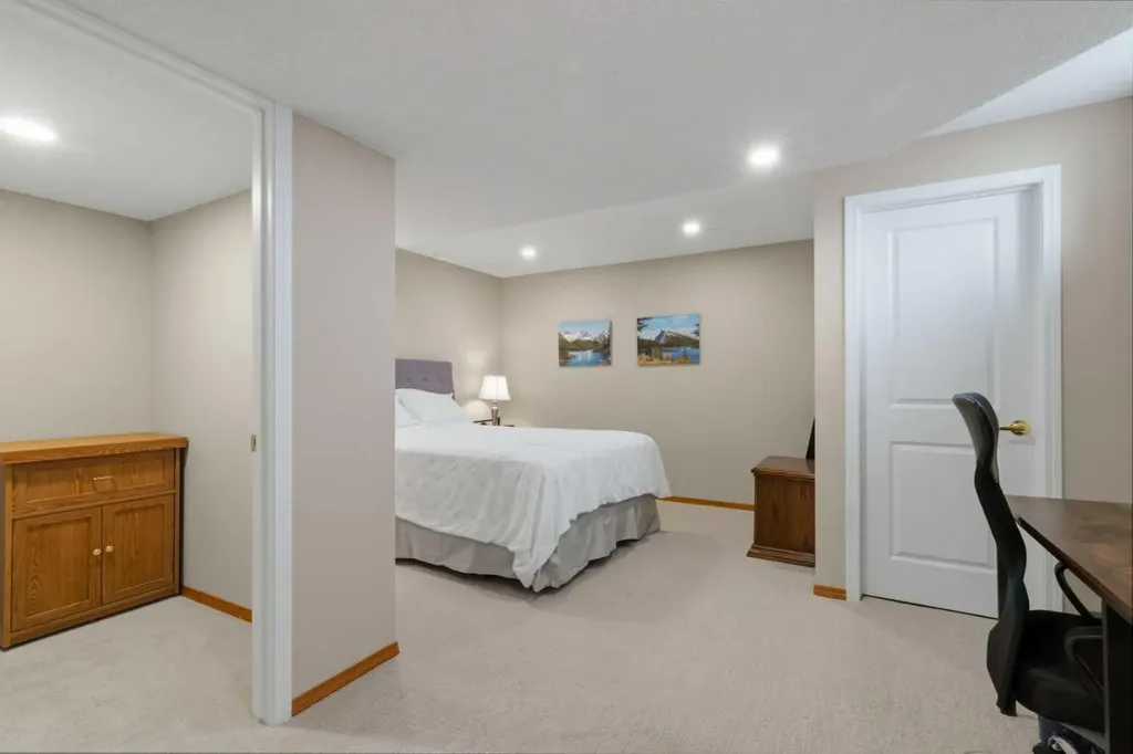 42 Douglasbank Gardens SE Calgary AB T2Z 2C9