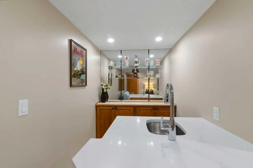 42 Douglasbank Gardens SE Calgary AB T2Z 2C9