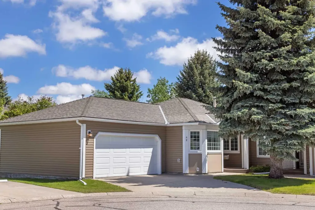 42 Douglasbank Gardens SE Calgary AB T2Z 2C9