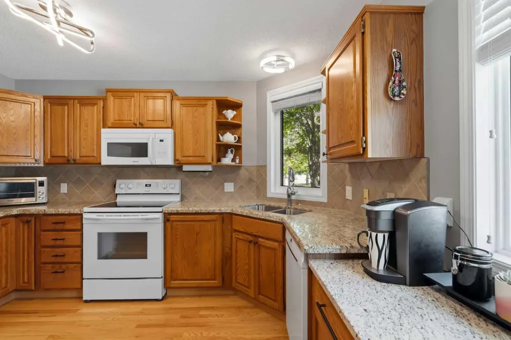 42 Douglasbank Gardens SE Calgary AB T2Z 2C9