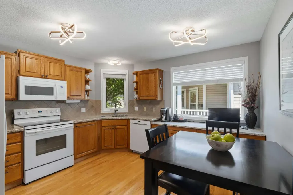 42 Douglasbank Gardens SE Calgary AB T2Z 2C9