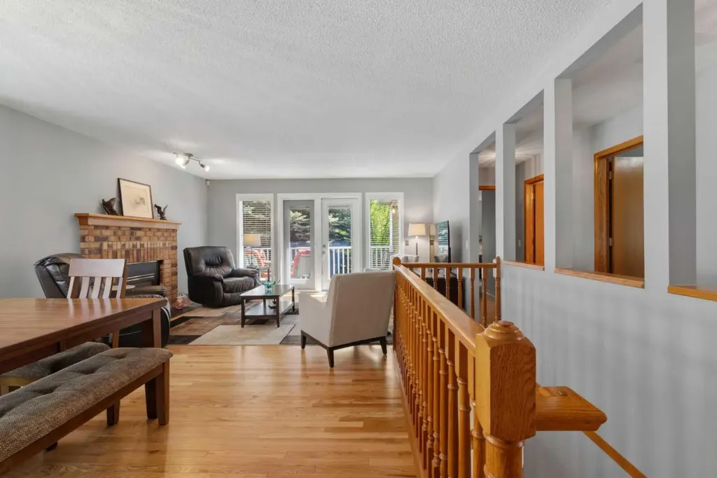 42 Douglasbank Gardens SE Calgary AB T2Z 2C9