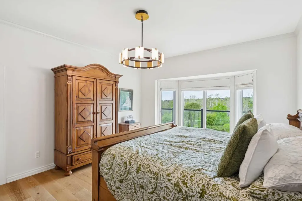 84 Edenstone Way NW Calgary AB T3A3Z1