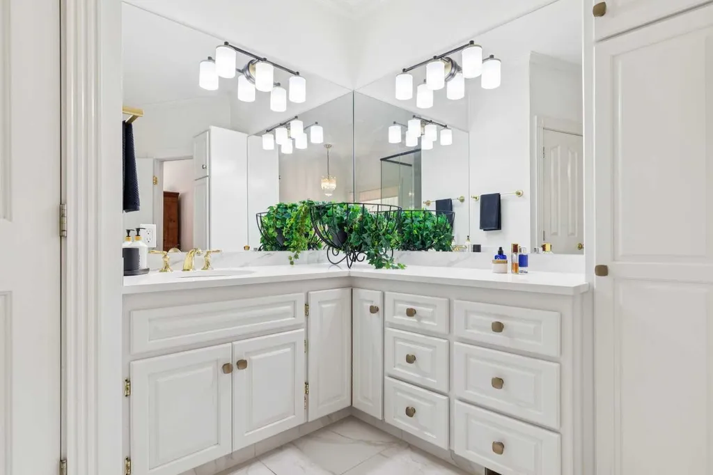 84 Edenstone Way NW Calgary AB T3A3Z1