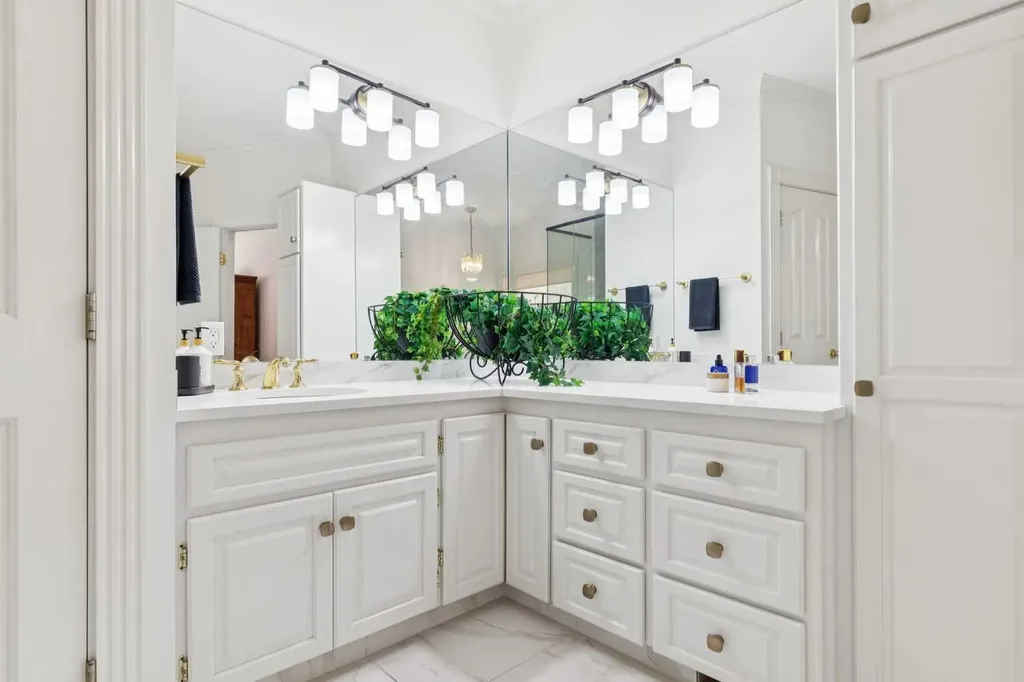 84 Edenstone Way NW Calgary AB T3A3Z1