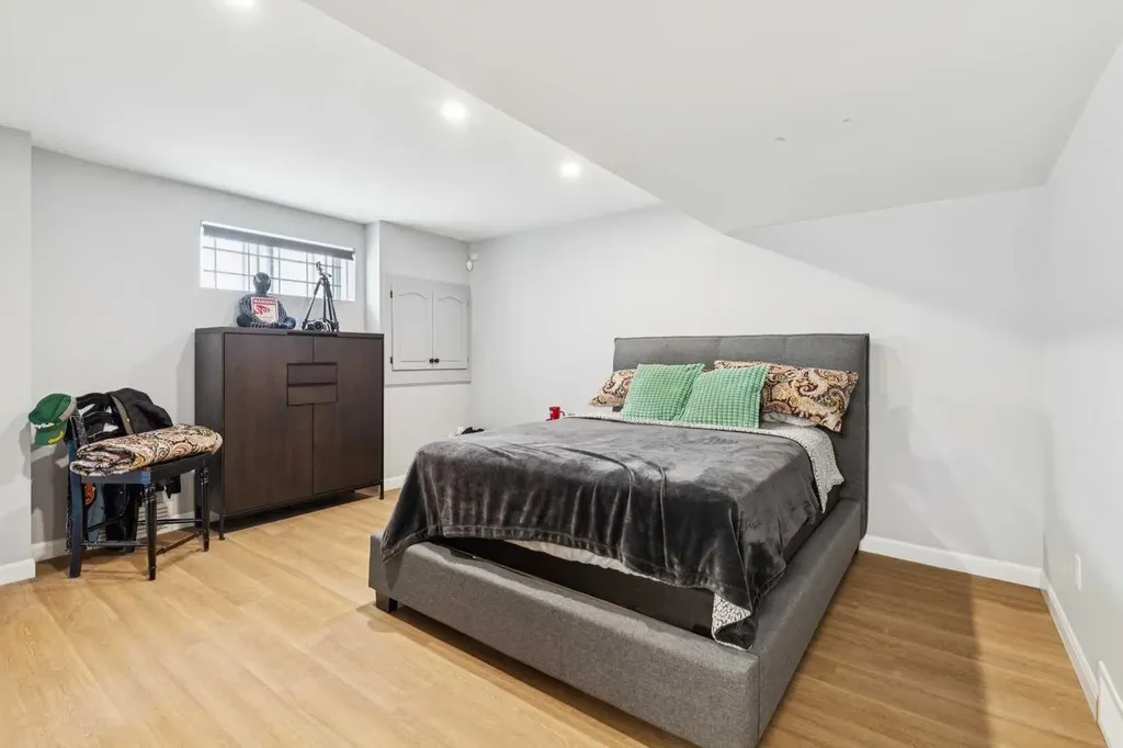 84 Edenstone Way NW Calgary AB T3A3Z1