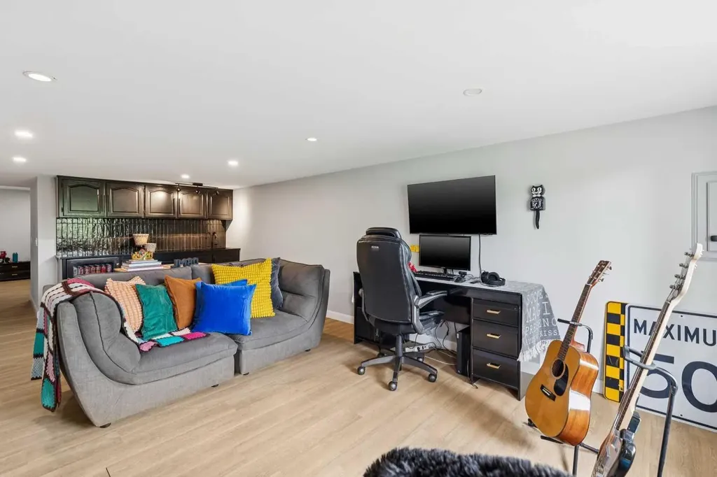 84 Edenstone Way NW Calgary AB T3A3Z1