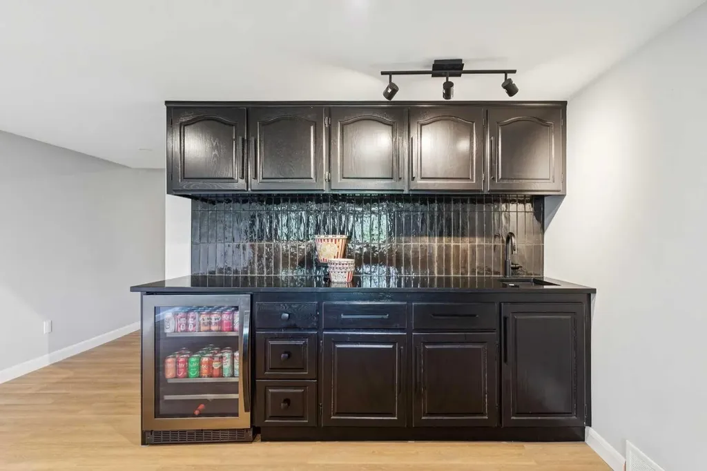 84 Edenstone Way NW Calgary AB T3A3Z1