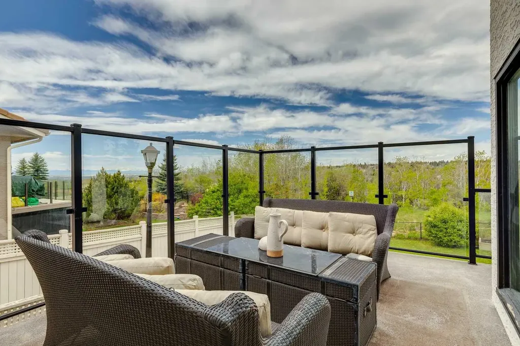 84 Edenstone Way NW Calgary AB T3A3Z1