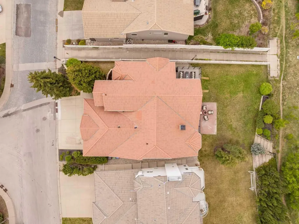 84 Edenstone Way NW Calgary AB T3A3Z1