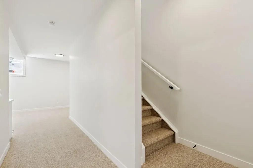 4307 30 Avenue SW Calgary AB T3E 0T5