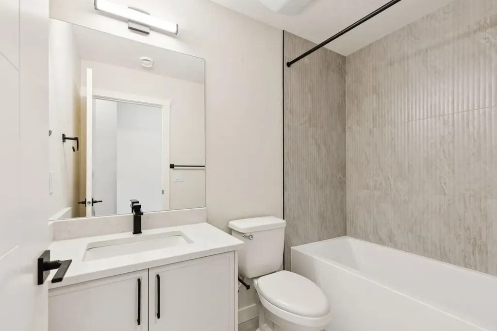 4307 30 Avenue SW Calgary AB T3E 0T5