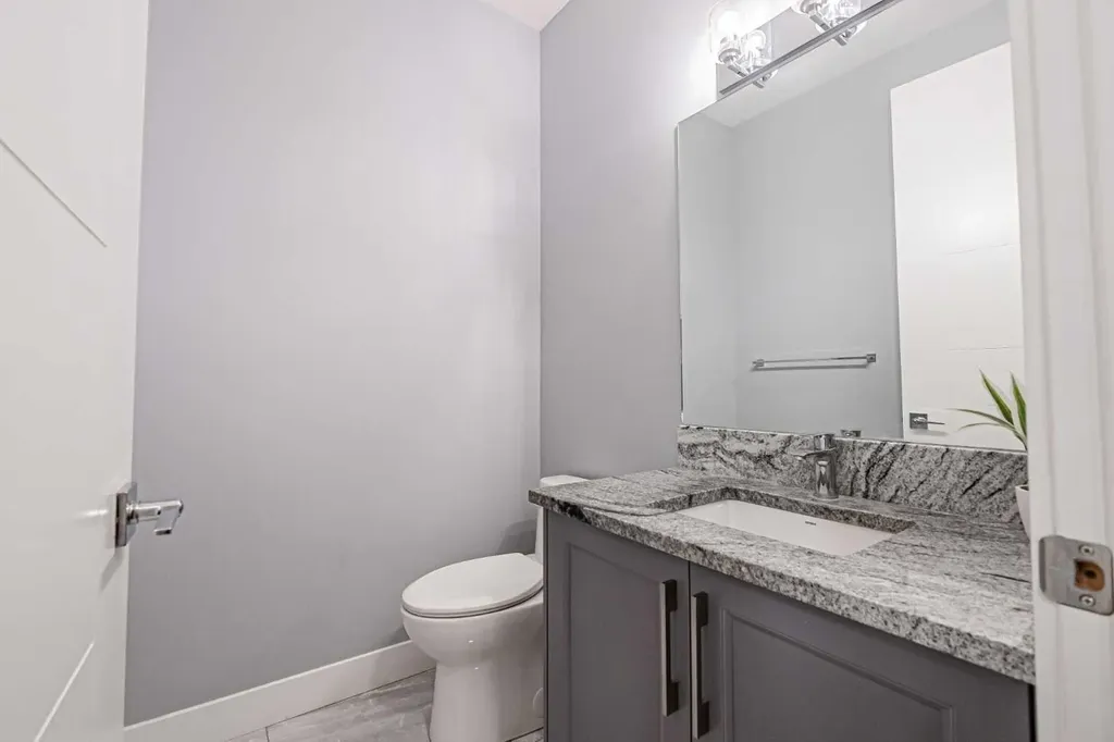 7 Waterford Heights Chestermere AB T1X 2M7