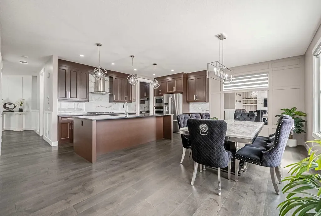 7 Waterford Heights Chestermere AB T1X 2M7