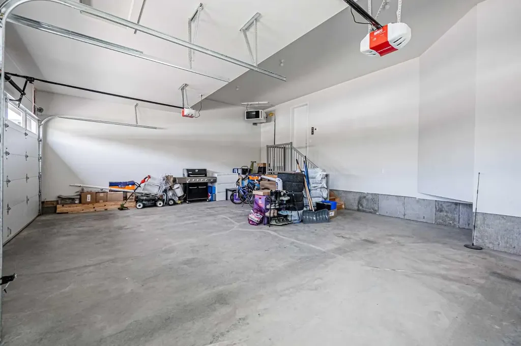 7 Waterford Heights Chestermere AB T1X 2M7