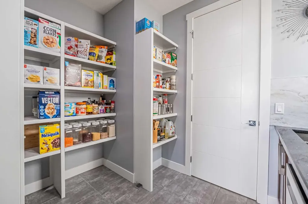 7 Waterford Heights Chestermere AB T1X 2M7