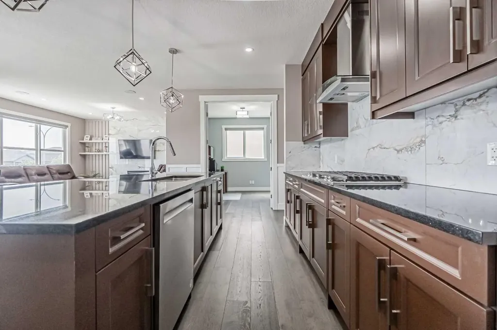 7 Waterford Heights Chestermere AB T1X 2M7