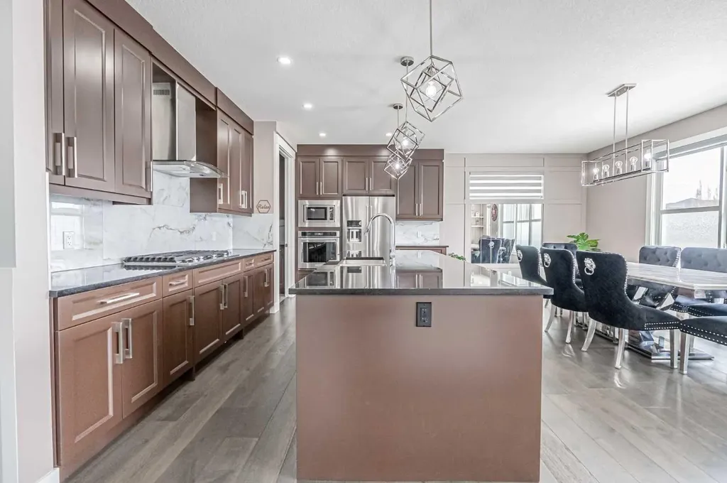 7 Waterford Heights Chestermere AB T1X 2M7