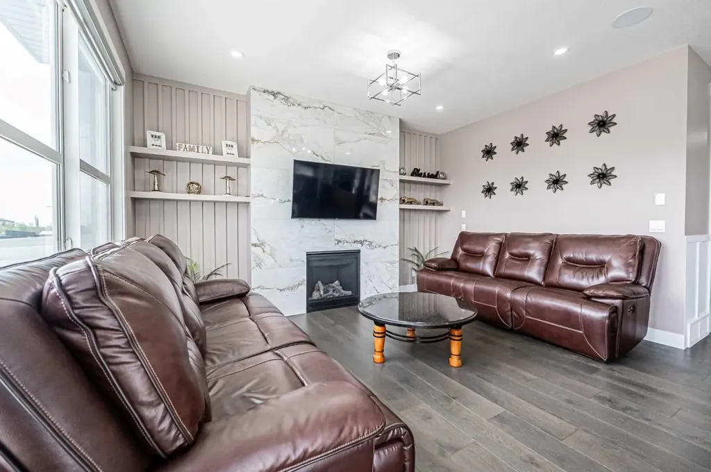 7 Waterford Heights Chestermere AB T1X 2M7