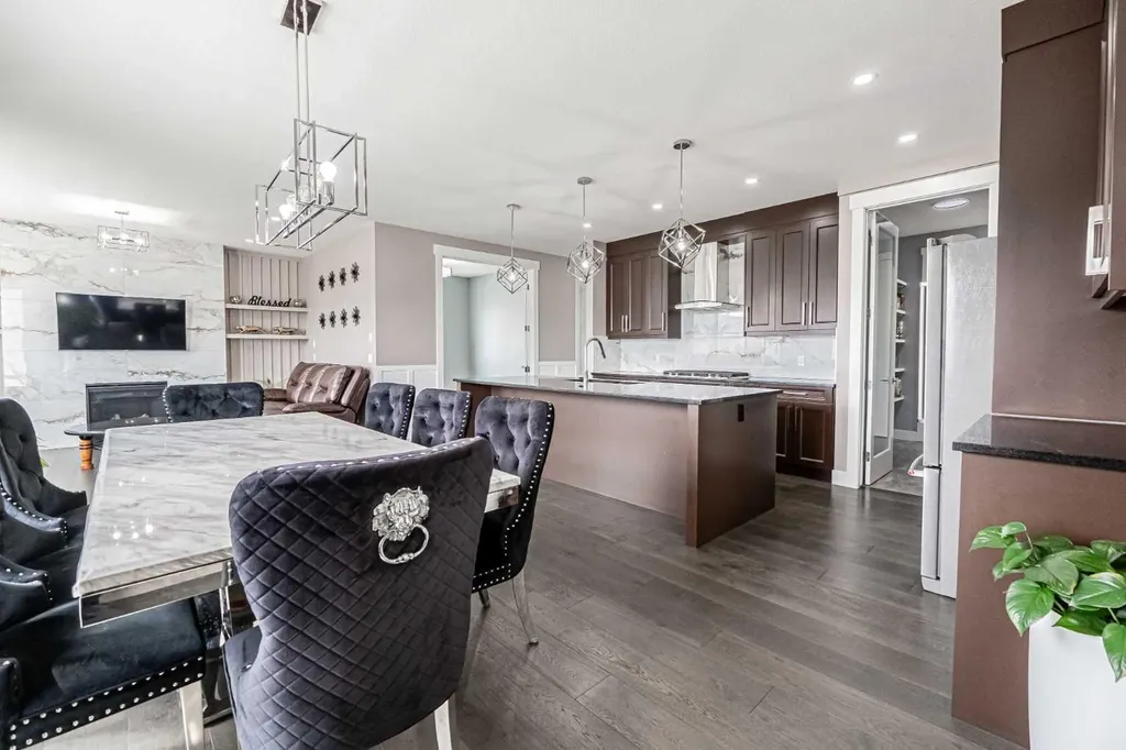 7 Waterford Heights Chestermere AB T1X 2M7