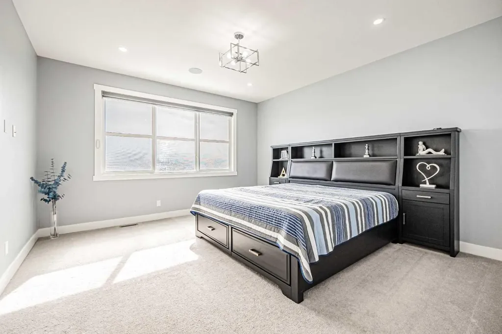 7 Waterford Heights Chestermere AB T1X 2M7