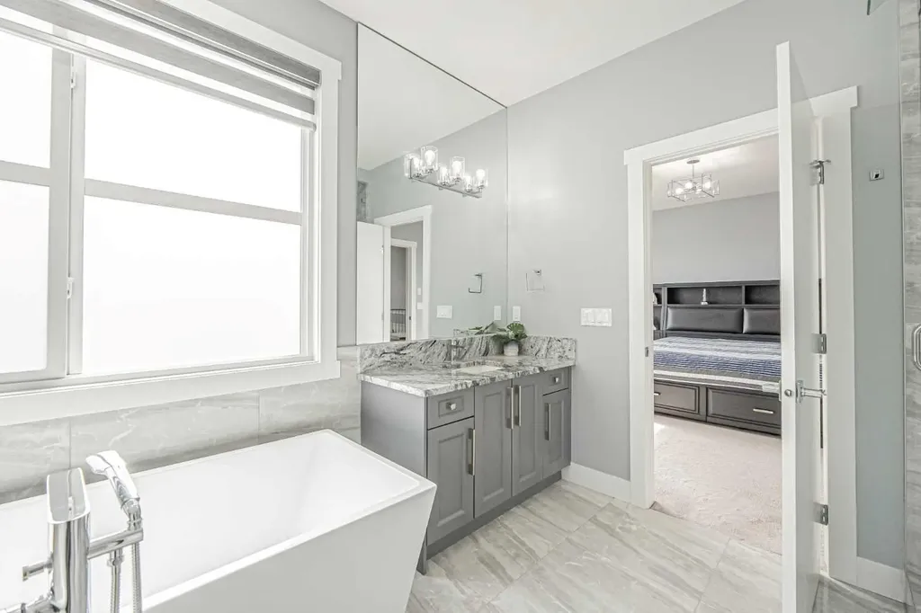 7 Waterford Heights Chestermere AB T1X 2M7
