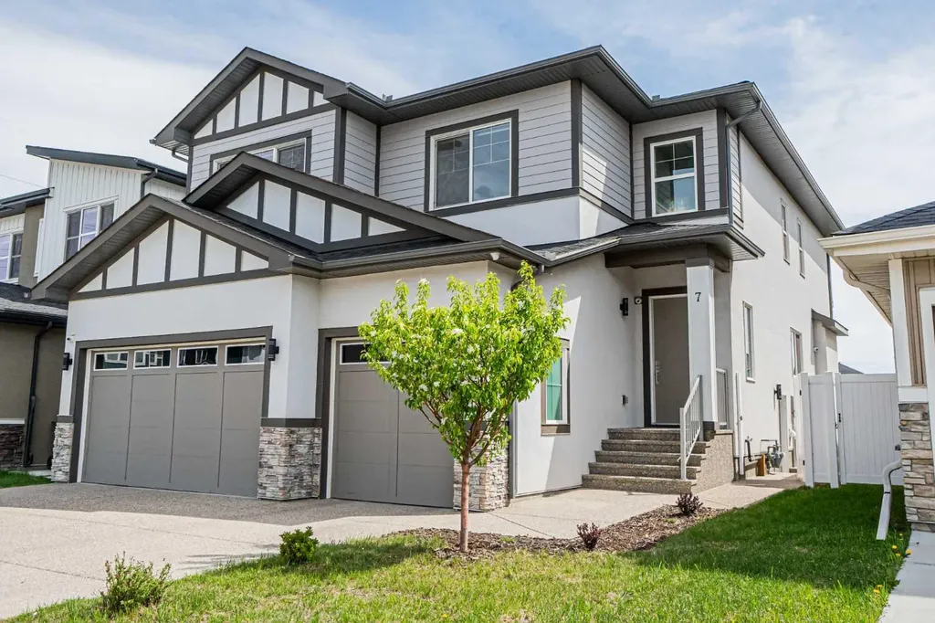 7 Waterford Heights Chestermere AB T1X 2M7