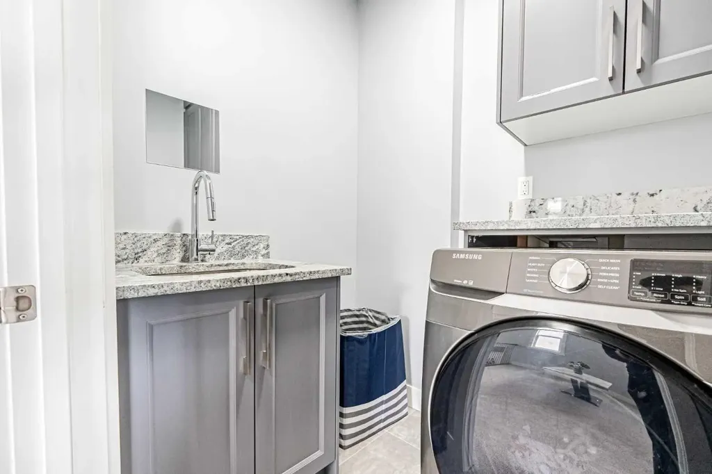 7 Waterford Heights Chestermere AB T1X 2M7