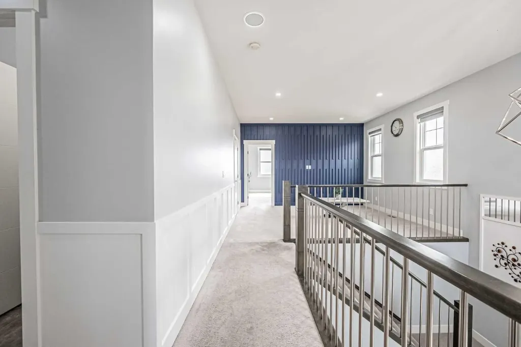 7 Waterford Heights Chestermere AB T1X 2M7