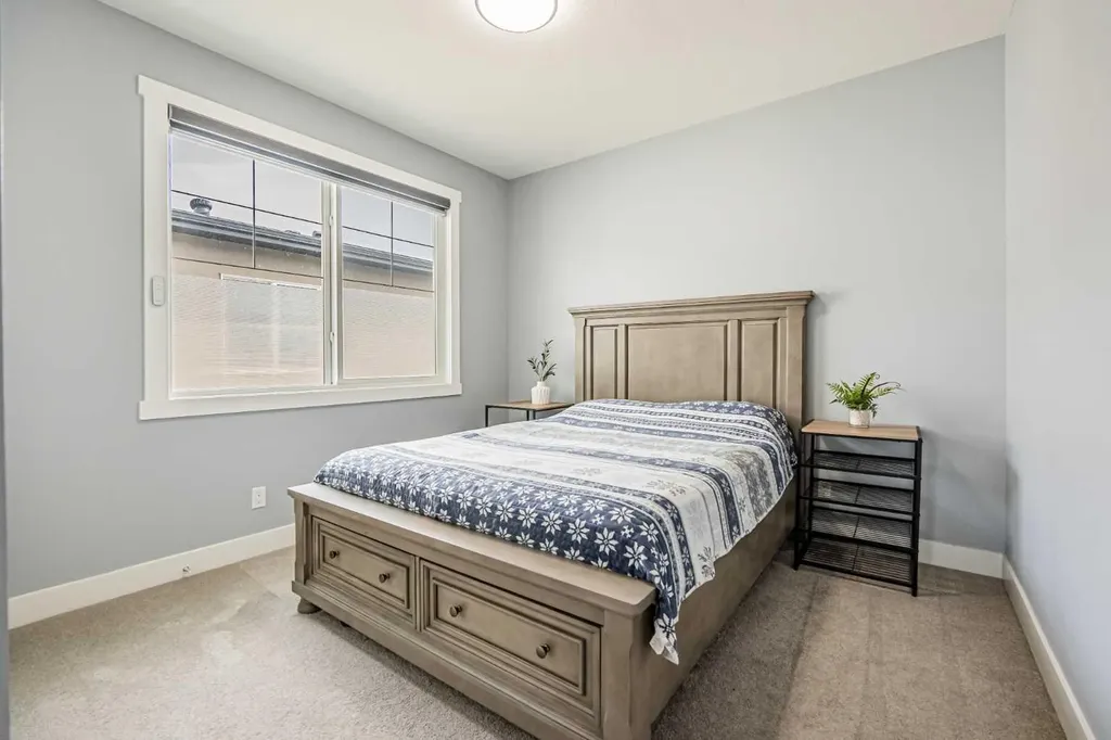 7 Waterford Heights Chestermere AB T1X 2M7