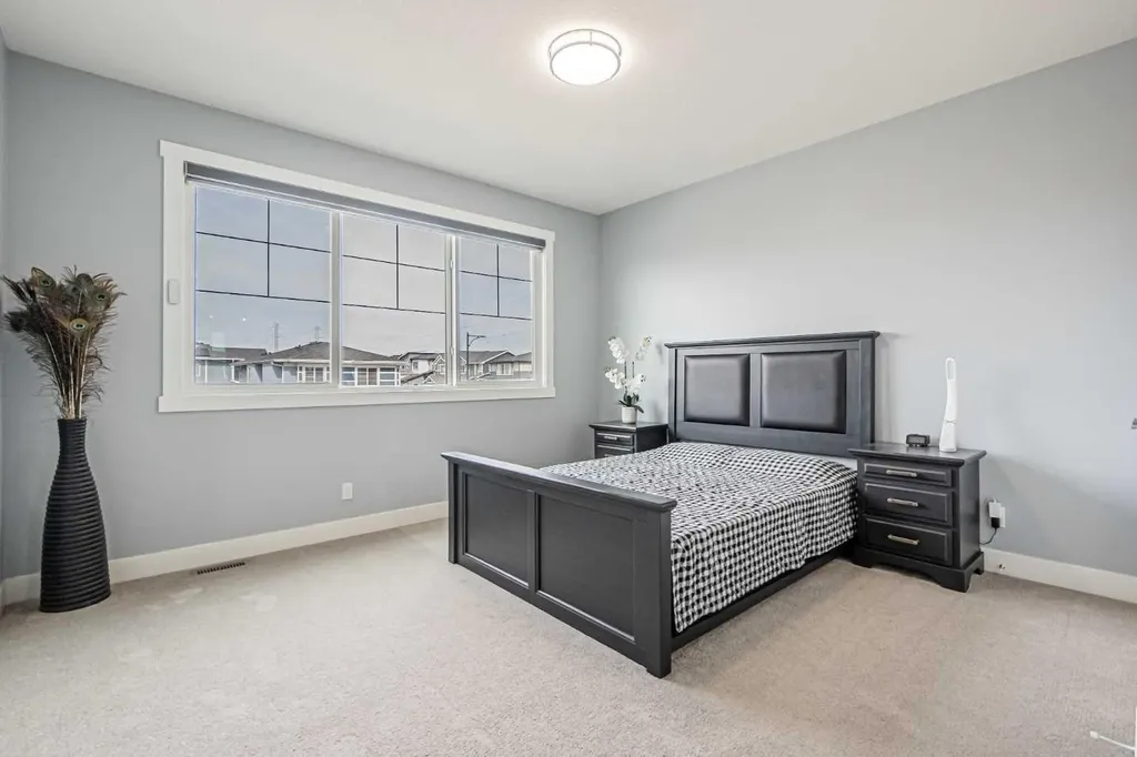 7 Waterford Heights Chestermere AB T1X 2M7