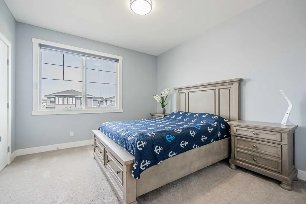 7 Waterford Heights Chestermere AB T1X 2M7