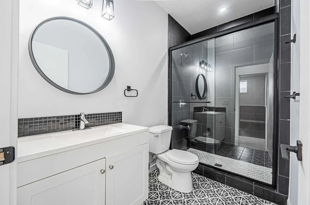 7 Waterford Heights Chestermere AB T1X 2M7